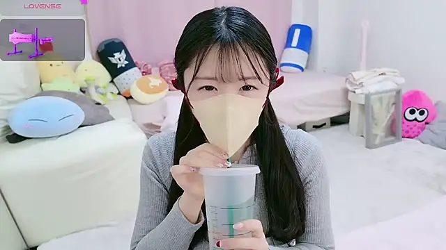 Snapshot of anchan_ chatting on February 15, 1:49 pm anchan online show from February 15, 1:49 pm