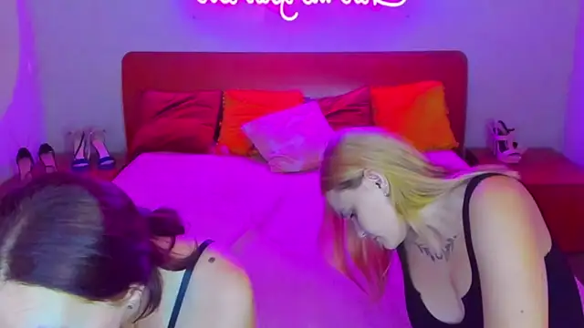 Snapshot of MagicEyess chatting on December 15, 2:05 pm MagicEyess online show from December 15, 2:05 pm