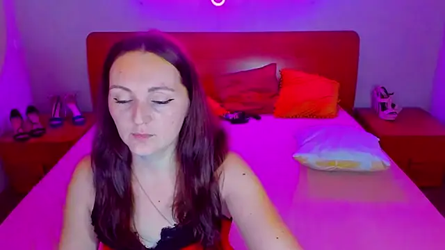 Snapshot of MagicEyess chatting on December 22, 3:11 pm MagicEyess online show from December 22, 3:11 pm