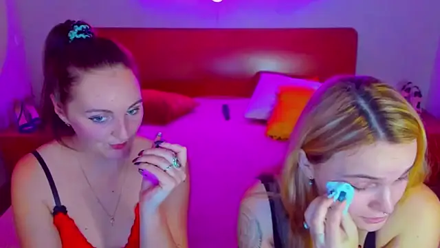 Snapshot of MagicEyess chatting on December 27, 4:32 pm MagicEyess online show from December 27, 4:32 pm