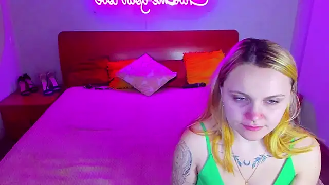 Snapshot of MagicEyess chatting on January 17, 7:19 am MagicEyess online show from January 17, 7:19 am