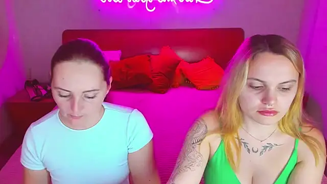 Snapshot of MagicEyess chatting on March 2, 7:21 am MagicEyess online show from March 2, 7:21 am
