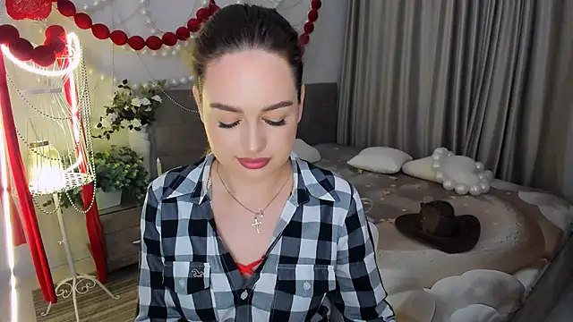 MiracleCurly online show from May 12, 7:22 pm