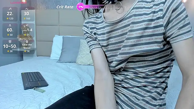 Snapshot of Hecatee_77 chatting on July 6, 8:33 pm Hecatee 77 online show from July 6, 8:33 pm