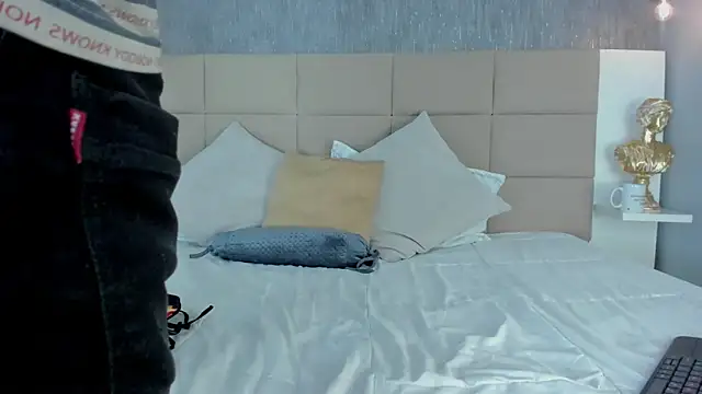 Snapshot of Hecatee_77 chatting on July 21, 7:49 pm Hecatee 77 online show from July 21, 7:49 pm