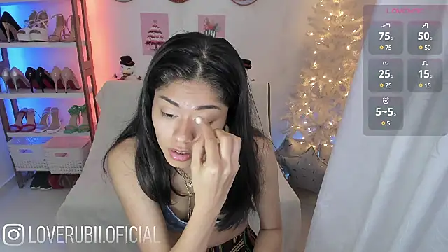 Snapshot of loverubii chatting on December 4, 11:13 pm loverubii online show from December 4, 11:13 pm