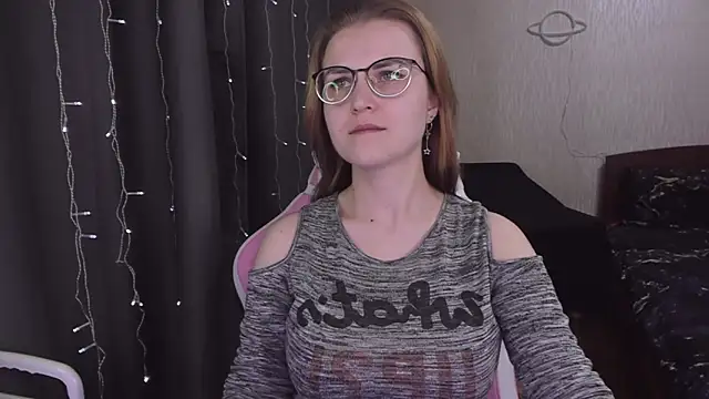 MissBrightShine online show from March 18, 2:59 pm