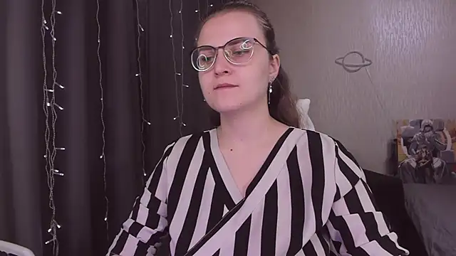 MissBrightShine online show from November 1, 9:55 am