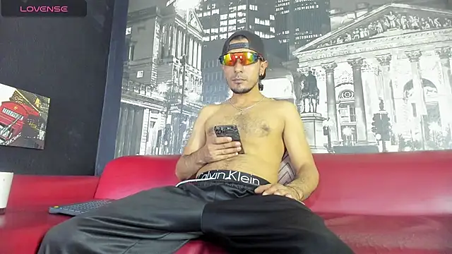 Snapshot of steffanxxll chatting on July 17, 3:50 pm steffanxxll online show from July 17, 3:50 pm