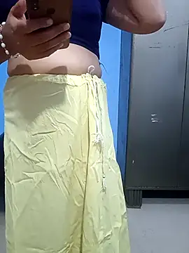 Snapshot of SANJU5888 chatting on February 6, 5:23 am SANJU5888 online show from February 6, 5:23 am