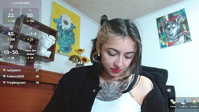 ZoeBakers  online show from February 19, 11:28 am