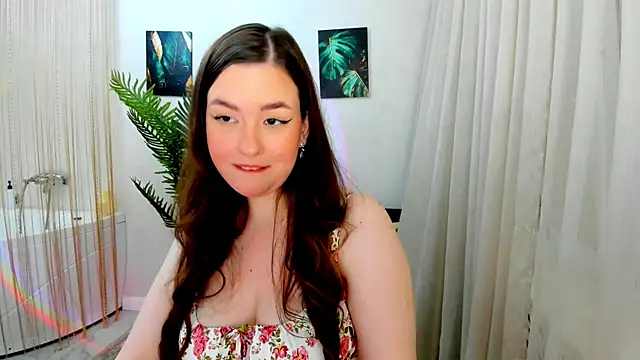 Snapshot of WishToBloom chatting on May 21, 7:54 pm WishToBloom online show from May 21, 7:54 pm