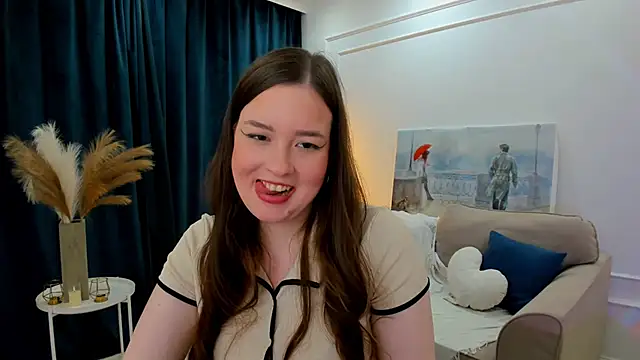 Snapshot of WishToBloom chatting on June 3, 8:14 pm WishToBloom online show from June 3, 8:14 pm