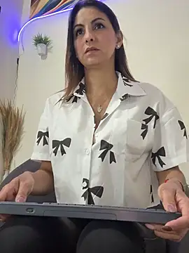 letiziia sky1 online show from July 22, 1:08 am