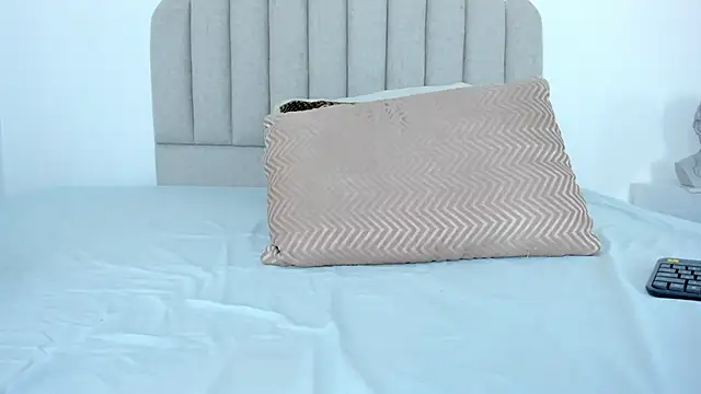 Snapshot of sarita_duque chatting on October 27, 12:09 pm sarita duque online show from October 27, 12:09 pm