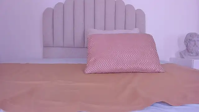 Snapshot of sarita_duque chatting on October 30, 12:06 pm sarita duque online show from October 30, 12:06 pm