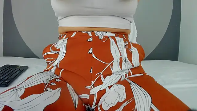 Snapshot of sarita_duque chatting on December 2, 11:59 am sarita duque online show from December 2, 11:59 am