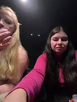 Snapshot of EllyNora chatting on July 4, 8:48 pm EllyNora online show from July 4, 8:48 pm