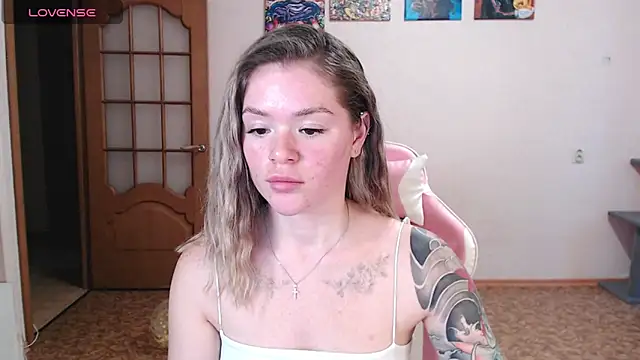 Snapshot of miaacatt chatting on November 29, 9:56 am miaacatt online show from November 29, 9:56 am