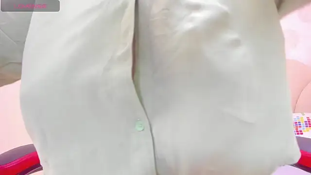 Snapshot of valery_smitd chatting on February 25, 12:55 pm valery smitd online show from February 25, 12:55 pm