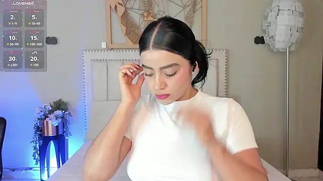 Snapshot of Paula_Desousa chatting on June 16, 7:49 pm Paula Desousa online show from June 16, 7:49 pm