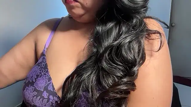 Snapshot of soniasharma0223 chatting on February 4, 12:05 am soniasharma0223 online show from February 4, 12:05 am