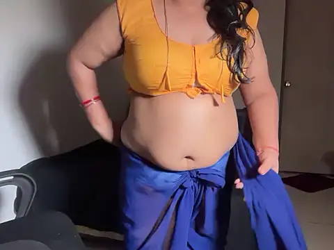 Snapshot of soniasharma0223 chatting on April 10, 11:42 pm soniasharma0223 online show from April 10, 11:42 pm