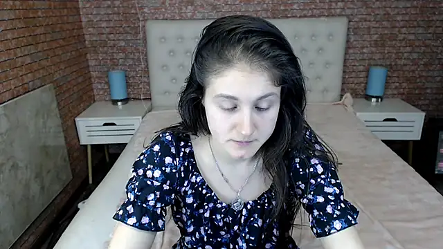 Snapshot of Holliy_Cooper chatting on January 31, 3:22 pm Holliy Cooper online show from January 31, 3:22 pm