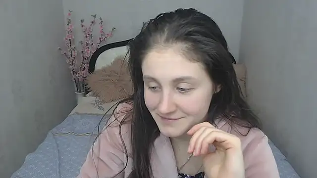 Snapshot of Holliy_Cooper chatting on February 12, 7:35 pm Holliy Cooper online show from February 12, 7:35 pm