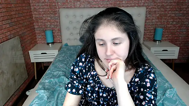 Snapshot of Holliy_Cooper chatting on March 17, 11:54 pm Holliy Cooper online show from March 17, 11:54 pm