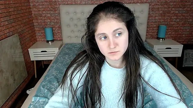 Snapshot of Holliy_Cooper chatting on March 21, 11:01 am Holliy Cooper online show from March 21, 11:01 am