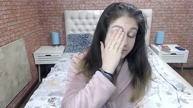 Snapshot of Holliy_Cooper chatting on September 18, 7:43 am Holliy Cooper online show from September 18, 7:43 am