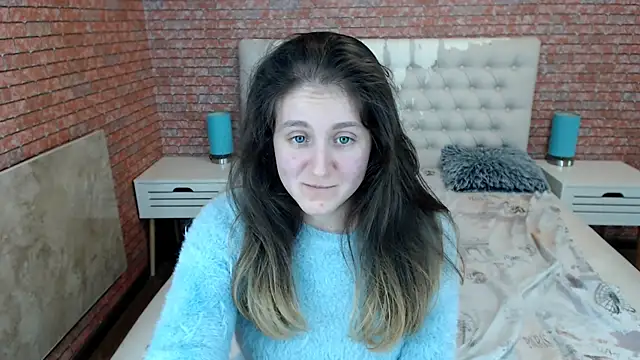 Snapshot of Holliy_Cooper chatting on October 26, 12:11 pm Holliy Cooper online show from October 26, 12:11 pm