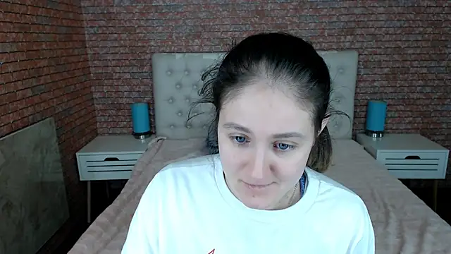 Snapshot of Holliy_Cooper chatting on November 20, 8:36 am Holliy Cooper online show from November 20, 8:36 am