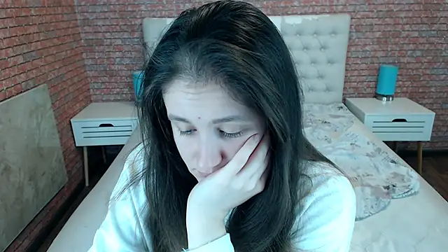 Snapshot of Holliy_Cooper chatting on November 28, 8:50 am Holliy Cooper online show from November 28, 8:50 am