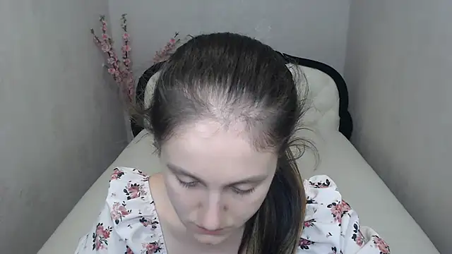 Holliy Cooper online show from July 1, 8:38 am