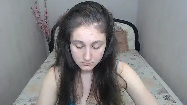 Holliy Cooper online show from July 16, 6:52 am