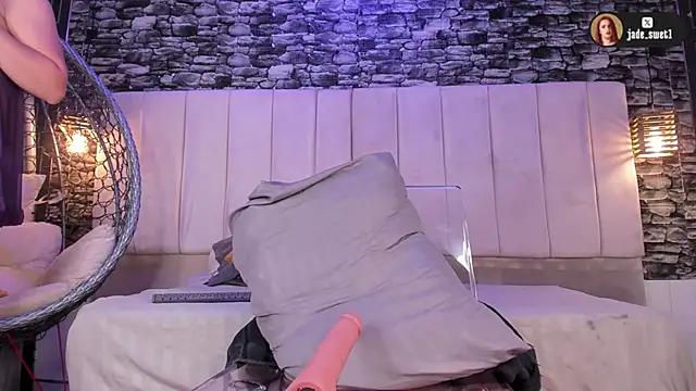 Snapshot of jade_swet chatting on November 9, 9:07 am jade swet online show from November 9, 9:07 am