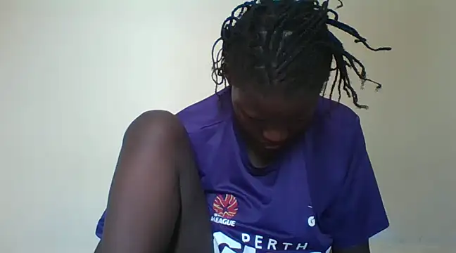 Snapshot of prettychic5 chatting on December 5, 6:32 am prettychic5 online show from December 5, 6:32 am