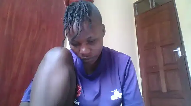 Snapshot of prettychic5 chatting on December 9, 8:22 am prettychic5 online show from December 9, 8:22 am