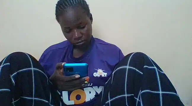 Snapshot of prettychic5 chatting on January 21, 1:22 pm prettychic5 online show from January 21, 1:22 pm