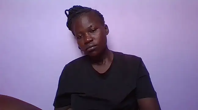 Snapshot of prettychic5 chatting on February 12, 10:35 am prettychic5 online show from February 12, 10:35 am