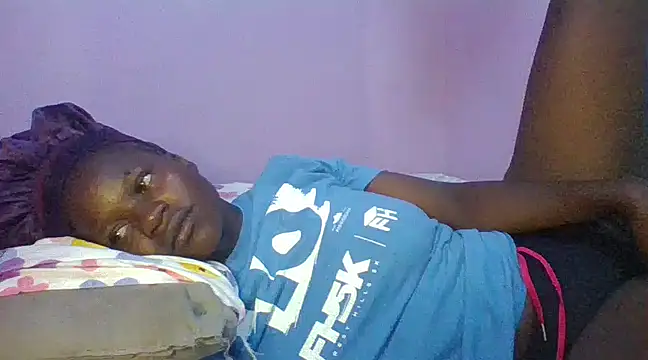 Snapshot of prettychic5 chatting on March 5, 6:54 am prettychic5 online show from March 5, 6:54 am