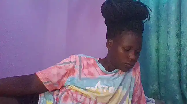 Snapshot of prettychic5 chatting on March 7, 5:51 am prettychic5 online show from March 7, 5:51 am