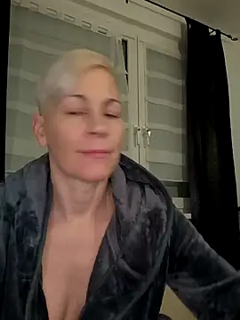 DarleenHot online show from December 20, 6:29 am