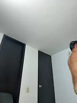 Snapshot of Tony_santos chatting on July 21, 9:22 am Tony santos online show from July 21, 9:22 am