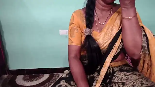 Snapshot of shrutitelugu69 chatting on November 20, 1:33 pm shrutitelugu69 online show from November 20, 1:33 pm