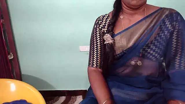 Snapshot of shrutitelugu69 chatting on December 19, 10:11 am shrutitelugu69 online show from December 19, 10:11 am