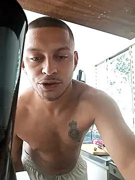 emrehliug12 online show from February 6, 4:10 pm