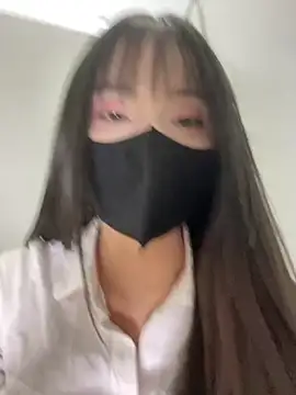 Snapshot of Asia-Lynn chatting on May 11, 10:10 am Asia-Lynn online show from May 11, 10:10 am
